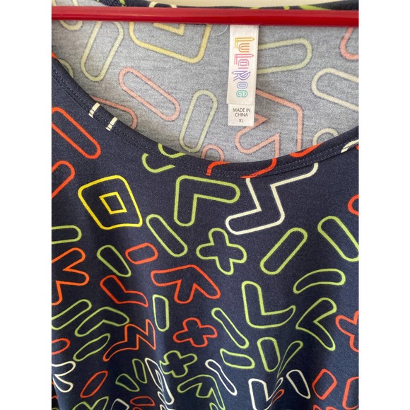Lularoe Classic T Gray with multicolor shapes XL EUC - Picture 3 of 8